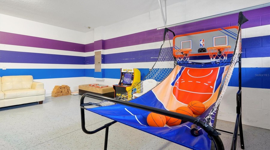 KISSIMMEE, Florida 34747, 6 Bedrooms Bedrooms, ,6 BathroomsBathrooms,Residential,For Sale,PENDANT,0,MFRW7881495