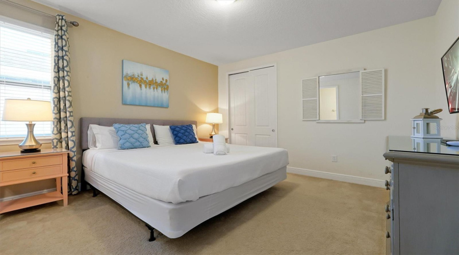 KISSIMMEE, Florida 34747, 6 Bedrooms Bedrooms, ,6 BathroomsBathrooms,Residential,For Sale,PENDANT,0,MFRW7881495