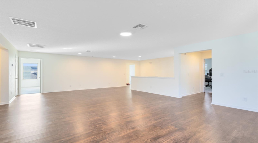 DAVENPORT, Florida 33896, 7 Bedrooms Bedrooms, ,6 BathroomsBathrooms,Residential,For Sale,YORKSHIRE,0,MFRO6366867