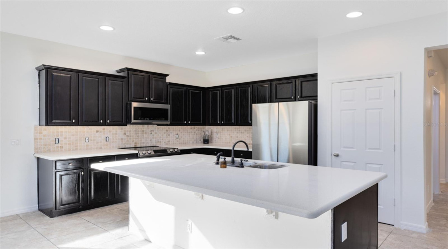 DAVENPORT, Florida 33896, 7 Bedrooms Bedrooms, ,6 BathroomsBathrooms,Residential,For Sale,YORKSHIRE,0,MFRO6366867