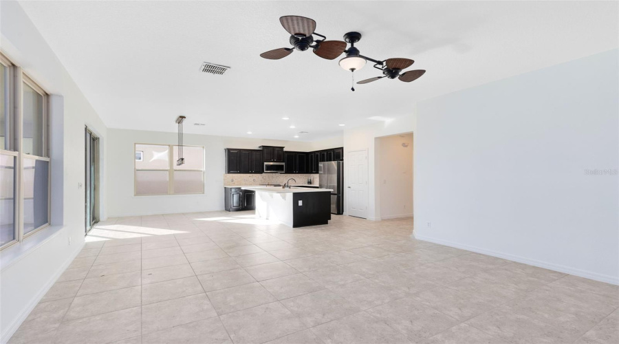 DAVENPORT, Florida 33896, 7 Bedrooms Bedrooms, ,6 BathroomsBathrooms,Residential,For Sale,YORKSHIRE,0,MFRO6366867