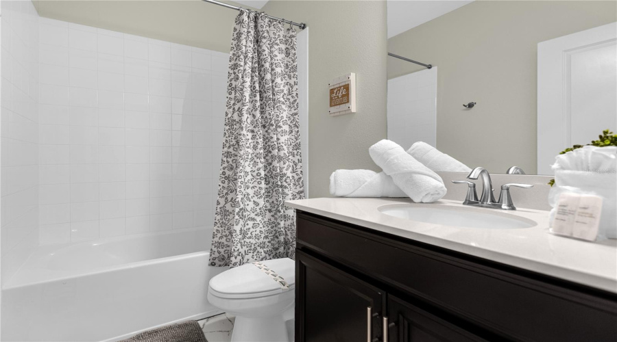 DAVENPORT, Florida 33896, 6 Bedrooms Bedrooms, ,5 BathroomsBathrooms,Residential,For Sale,CABOT CLIFFS,0,MFRO6358347