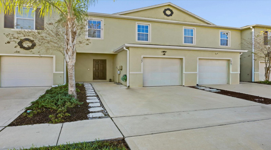 DAVENPORT, Florida 33896, 3 Bedrooms Bedrooms, ,2 BathroomsBathrooms,Residential,For Sale,ARBOR LAKES,0,MFRTB8457144