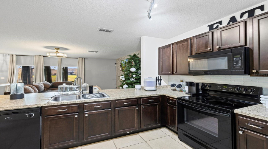 DAVENPORT, Florida 33896, 3 Bedrooms Bedrooms, ,2 BathroomsBathrooms,Residential,For Sale,ARBOR LAKES,0,MFRTB8457144