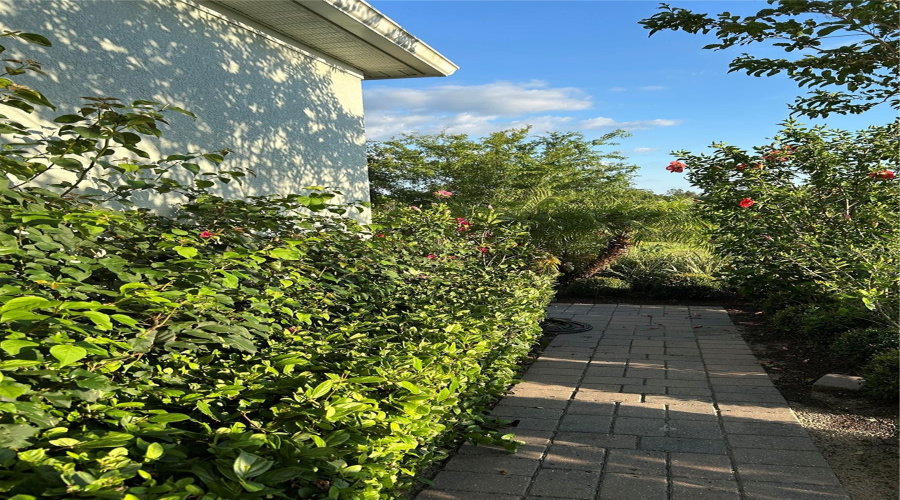 KISSIMMEE, Florida 34747, 2 Bedrooms Bedrooms, ,2 BathroomsBathrooms,Residential,For Sale,SAND PIERRE,0,MFRO6368190