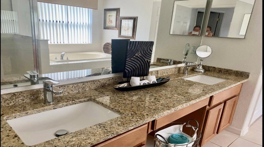 KISSIMMEE, Florida 34747, 5 Bedrooms Bedrooms, ,3 BathroomsBathrooms,Residential,For Sale,ROCCELLA,0,MFRO6331117