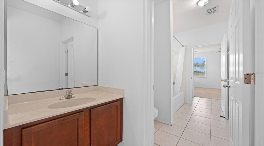 KISSIMMEE, Florida 34746, 3 Bedrooms Bedrooms, ,2 BathroomsBathrooms,Residential,For Sale,SILVER FIN,0,MFRS5140155