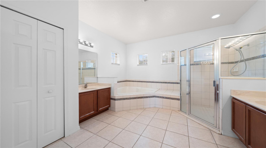 KISSIMMEE, Florida 34746, 3 Bedrooms Bedrooms, ,2 BathroomsBathrooms,Residential,For Sale,SILVER FIN,0,MFRS5140155