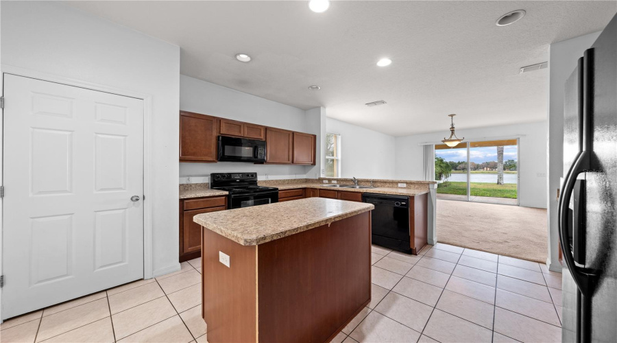 KISSIMMEE, Florida 34746, 3 Bedrooms Bedrooms, ,2 BathroomsBathrooms,Residential,For Sale,SILVER FIN,0,MFRS5140155