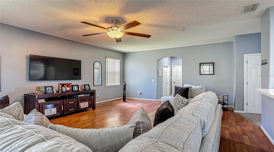 KISSIMMEE, Florida 34746, 4 Bedrooms Bedrooms, ,2 BathroomsBathrooms,Residential,For Sale,THE OAKS,0,MFRO6319826