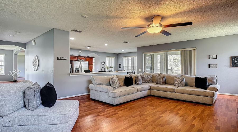 KISSIMMEE, Florida 34746, 4 Bedrooms Bedrooms, ,2 BathroomsBathrooms,Residential,For Sale,THE OAKS,0,MFRO6319826