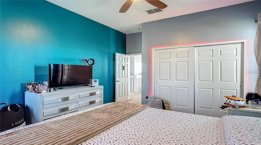 KISSIMMEE, Florida 34746, 4 Bedrooms Bedrooms, ,2 BathroomsBathrooms,Residential,For Sale,THE OAKS,0,MFRO6319826