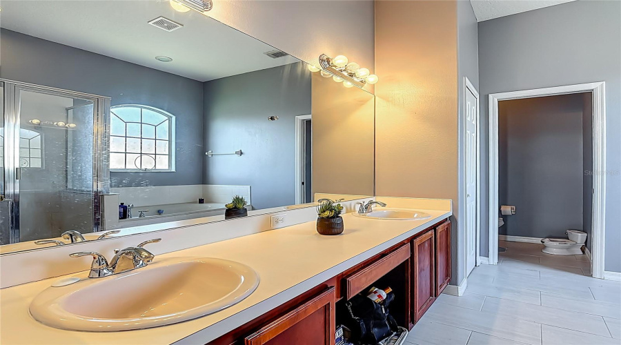 KISSIMMEE, Florida 34746, 4 Bedrooms Bedrooms, ,2 BathroomsBathrooms,Residential,For Sale,THE OAKS,0,MFRO6319826