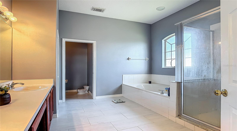 KISSIMMEE, Florida 34746, 4 Bedrooms Bedrooms, ,2 BathroomsBathrooms,Residential,For Sale,THE OAKS,0,MFRO6319826