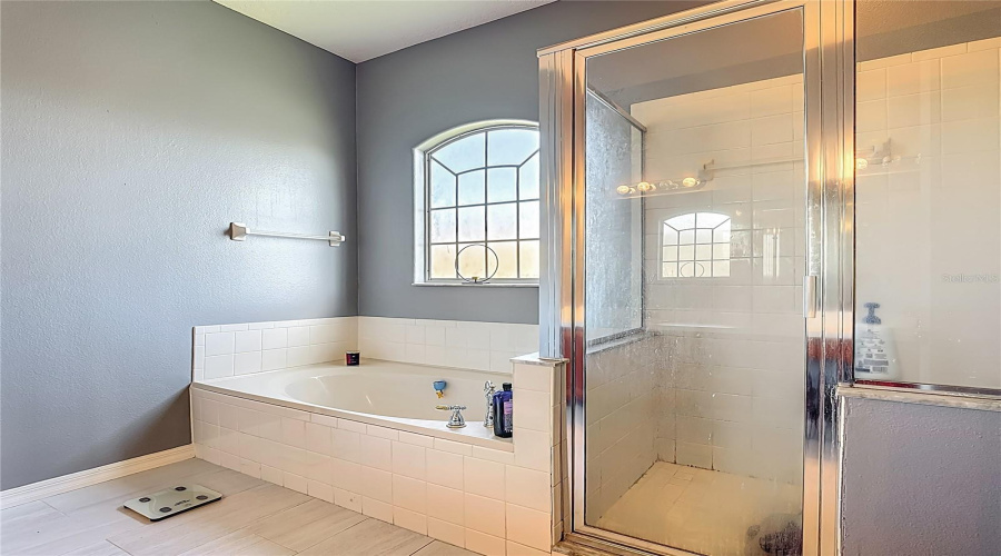 KISSIMMEE, Florida 34746, 4 Bedrooms Bedrooms, ,2 BathroomsBathrooms,Residential,For Sale,THE OAKS,0,MFRO6319826