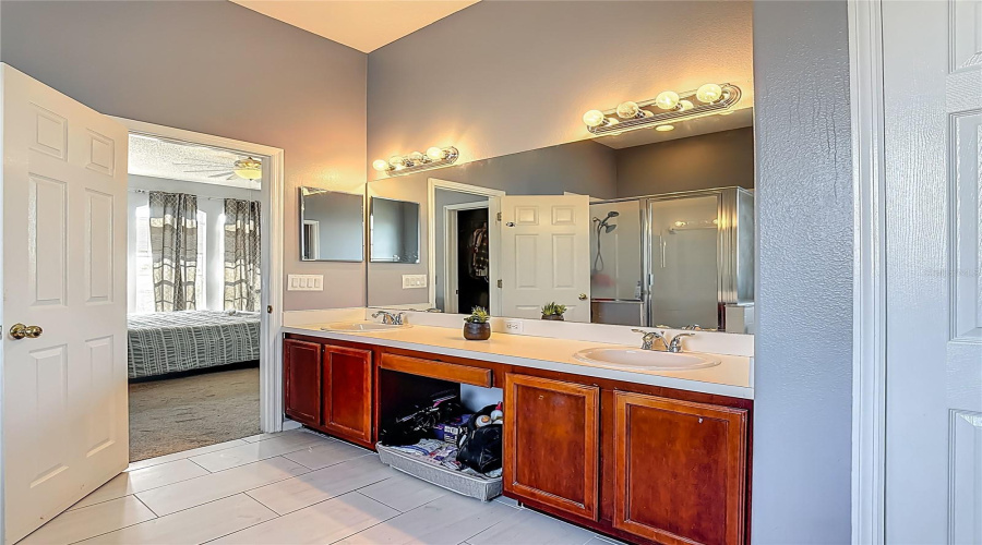 KISSIMMEE, Florida 34746, 4 Bedrooms Bedrooms, ,2 BathroomsBathrooms,Residential,For Sale,THE OAKS,0,MFRO6319826