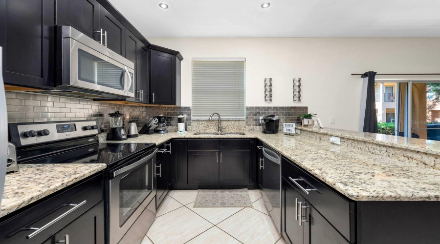 DAVENPORT, Florida 33897, 4 Bedrooms Bedrooms, ,3 BathroomsBathrooms,Residential,For Sale,VERONA,0,MFRS5136250