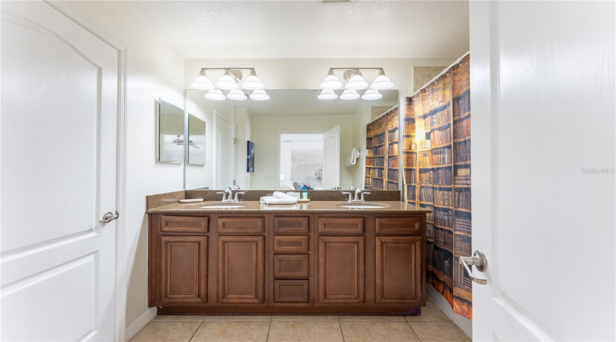 KISSIMMEE, Florida 34747, 4 Bedrooms Bedrooms, ,3 BathroomsBathrooms,Residential,For Sale,MAJESTY PALM,0,MFRO6368524