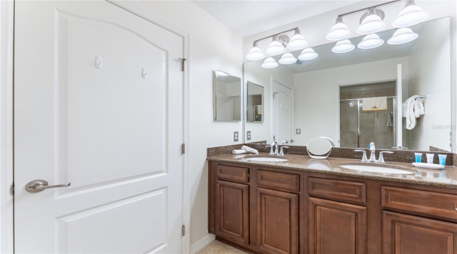 KISSIMMEE, Florida 34747, 4 Bedrooms Bedrooms, ,3 BathroomsBathrooms,Residential,For Sale,MAJESTY PALM,0,MFRO6368524