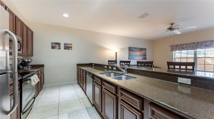 KISSIMMEE, Florida 34747, 4 Bedrooms Bedrooms, ,3 BathroomsBathrooms,Residential,For Sale,MAJESTY PALM,0,MFRO6368524