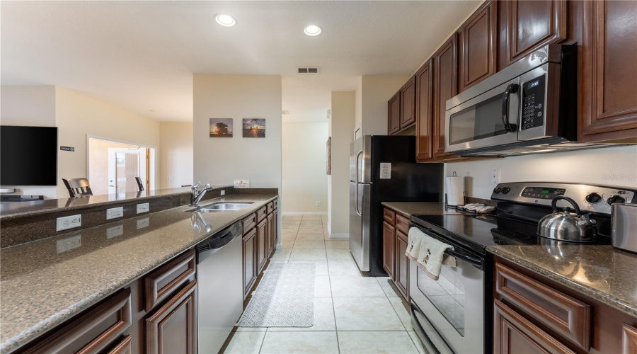 KISSIMMEE, Florida 34747, 4 Bedrooms Bedrooms, ,3 BathroomsBathrooms,Residential,For Sale,MAJESTY PALM,0,MFRO6368524