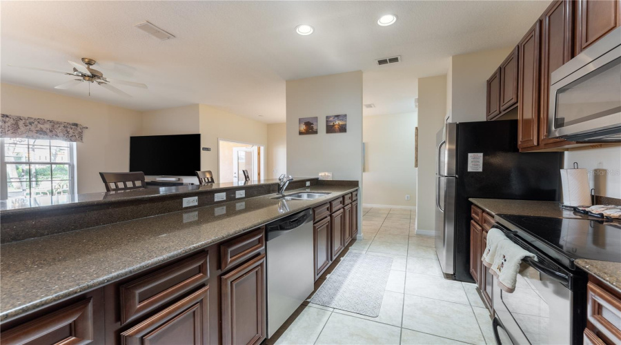 KISSIMMEE, Florida 34747, 4 Bedrooms Bedrooms, ,3 BathroomsBathrooms,Residential,For Sale,MAJESTY PALM,0,MFRO6368524