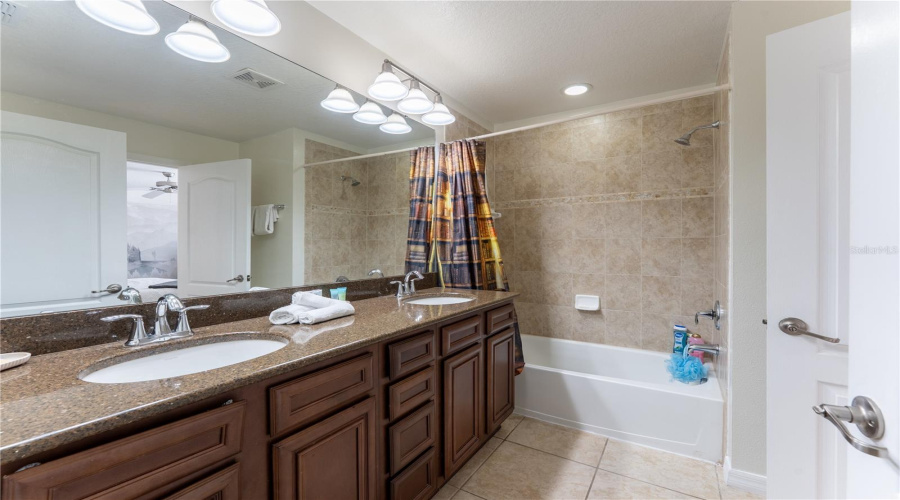 KISSIMMEE, Florida 34747, 4 Bedrooms Bedrooms, ,3 BathroomsBathrooms,Residential,For Sale,MAJESTY PALM,0,MFRO6368524