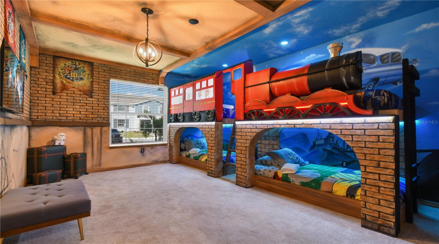 DAVENPORT, Florida 33897, 10 Bedrooms Bedrooms, ,8 BathroomsBathrooms,Residential,For Sale,LANA,0,MFRO6280282