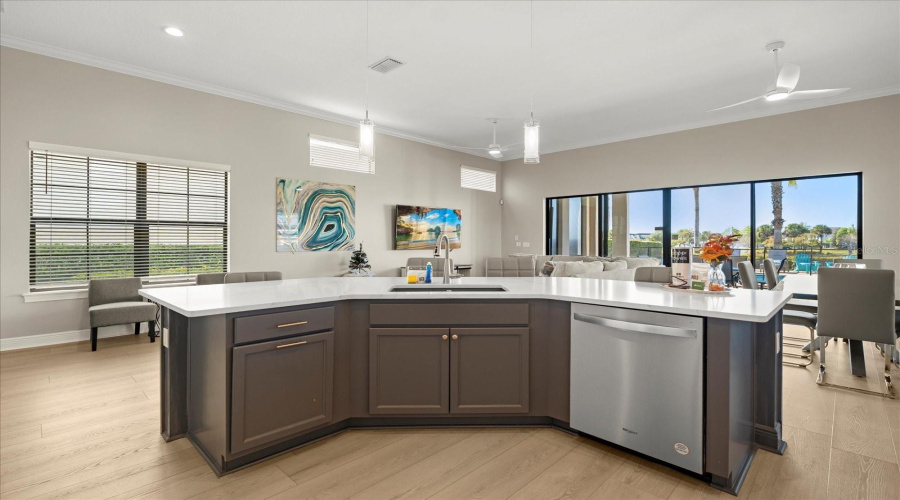 REUNION, Florida 34747, 5 Bedrooms Bedrooms, ,5 BathroomsBathrooms,Residential,For Sale,GOLDEN BEAR,0,MFRO6368073