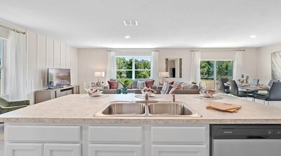 DAVENPORT, Florida 33837, 4 Bedrooms Bedrooms, ,2 BathroomsBathrooms,Residential,For Sale,MOLERA BEACH,0,MFRO6368461