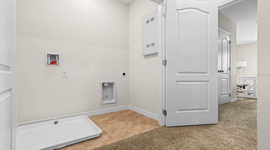 DAVENPORT, Florida 33837, 3 Bedrooms Bedrooms, ,2 BathroomsBathrooms,Residential,For Sale,OLYMPIC,0,MFRO6368481