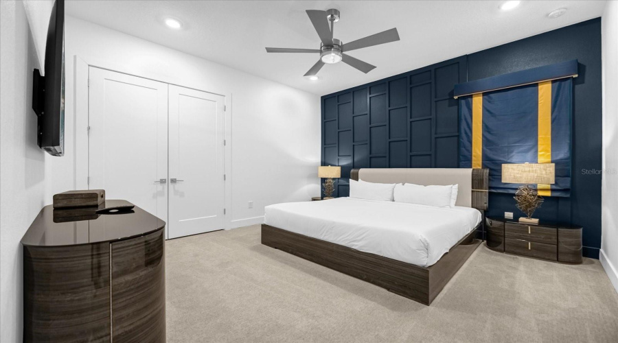 DAVENPORT, Florida 33837, 6 Bedrooms Bedrooms, ,4 BathroomsBathrooms,Residential,For Sale,PINE OAK,0,MFRS5118930