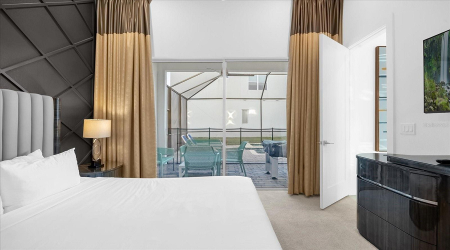 DAVENPORT, Florida 33837, 6 Bedrooms Bedrooms, ,4 BathroomsBathrooms,Residential,For Sale,PINE OAK,0,MFRS5118930