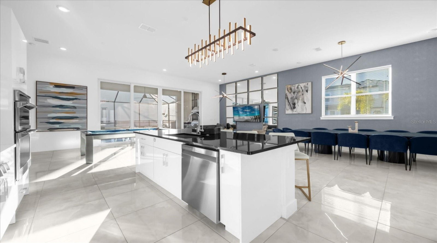 DAVENPORT, Florida 33837, 6 Bedrooms Bedrooms, ,4 BathroomsBathrooms,Residential,For Sale,PINE OAK,0,MFRS5118930