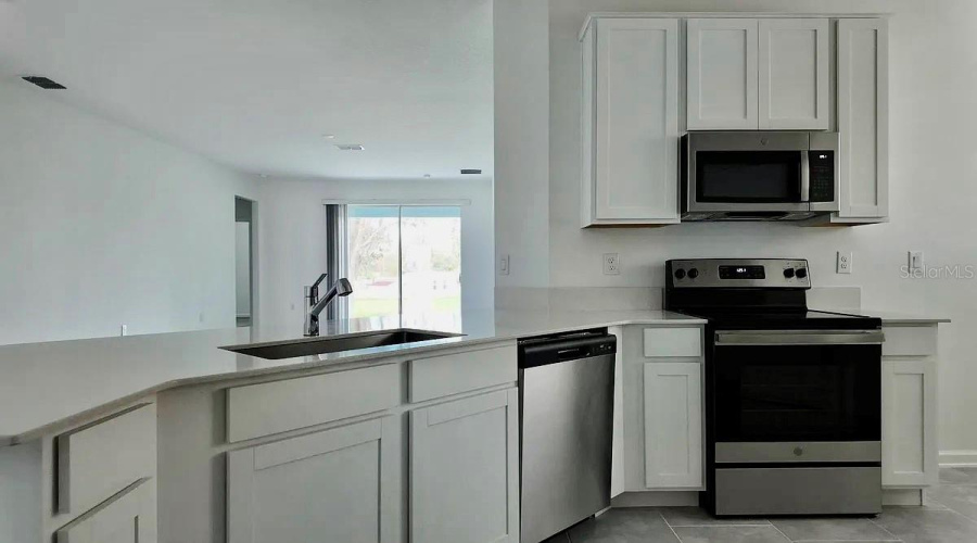 DAVENPORT, Florida 33837, 4 Bedrooms Bedrooms, ,3 BathroomsBathrooms,Residential,For Sale,WATERFALL,0,MFRS5140478