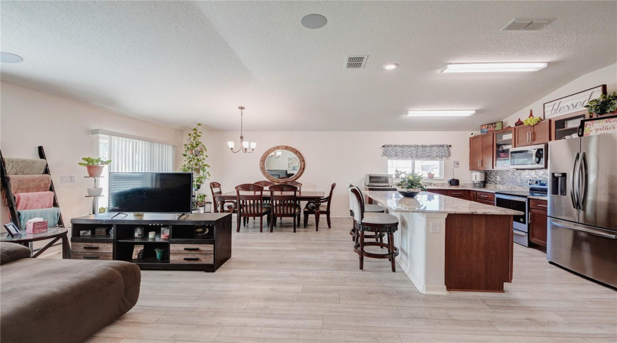 KISSIMMEE, Florida 34746, 4 Bedrooms Bedrooms, ,2 BathroomsBathrooms,Residential,For Sale,CASA DEL REY,0,MFRO6366550