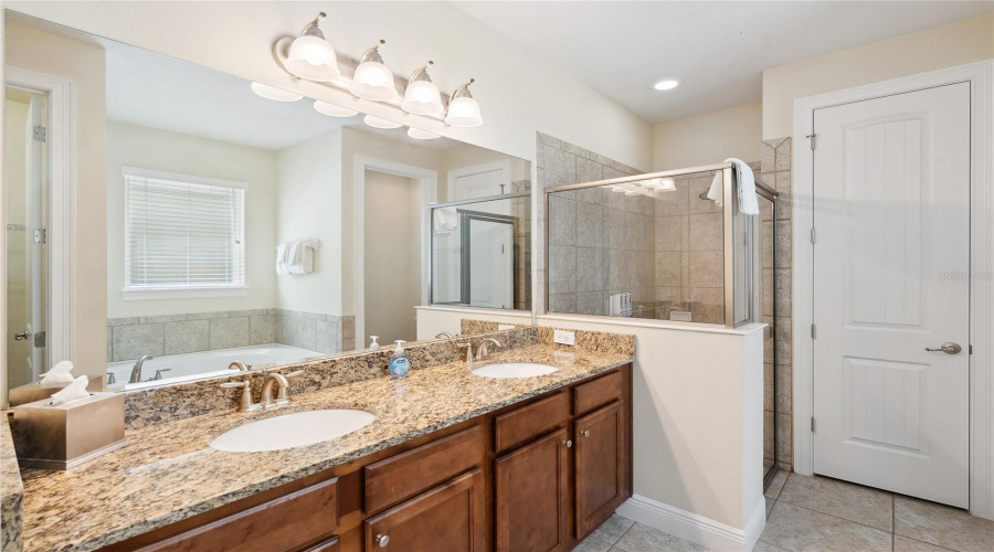 KISSIMMEE, Florida 34747, 10 Bedrooms Bedrooms, ,10 BathroomsBathrooms,Residential,For Sale,LASSO,0,MFRO6368608