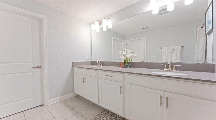 KISSIMMEE, Florida 34746, 5 Bedrooms Bedrooms, ,4 BathroomsBathrooms,Residential,For Sale,DEDICATION,0,MFRO6367374