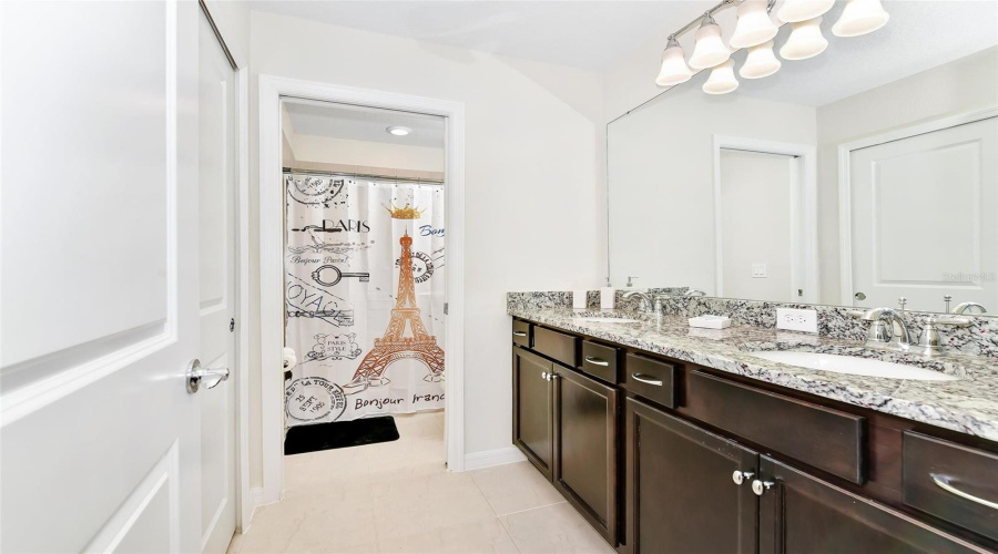 DAVENPORT, Florida 33897, 5 Bedrooms Bedrooms, ,4 BathroomsBathrooms,Residential,For Sale,PACIFIC,0,MFRS5140443