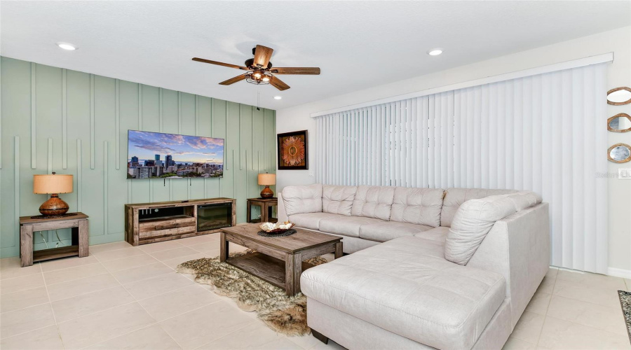 DAVENPORT, Florida 33897, 5 Bedrooms Bedrooms, ,4 BathroomsBathrooms,Residential,For Sale,PACIFIC,0,MFRS5140443