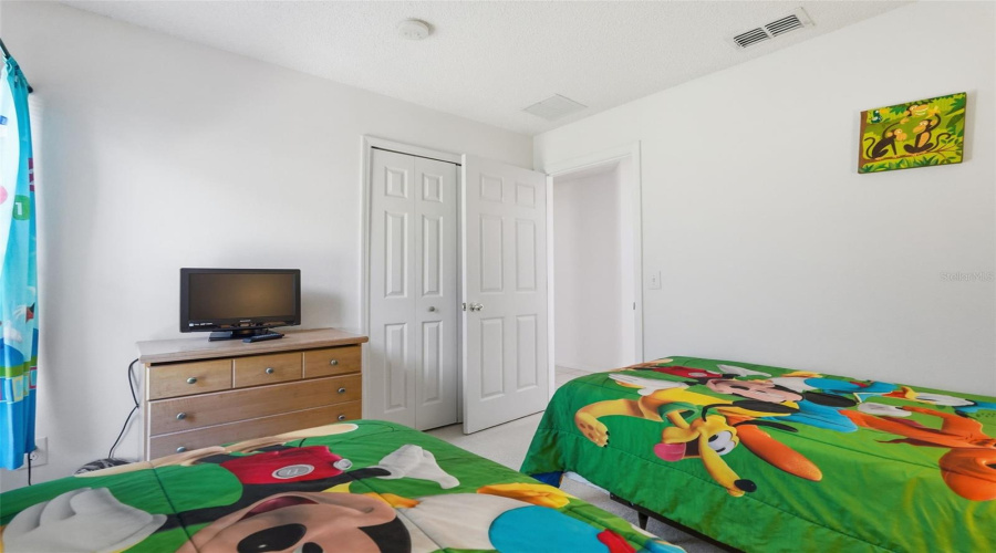 KISSIMMEE, Florida 34747, 5 Bedrooms Bedrooms, ,3 BathroomsBathrooms,Residential,For Sale,SUNRISE KEY,0,MFRTB8458096