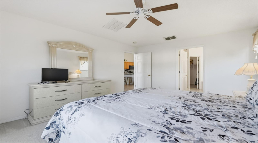 KISSIMMEE, Florida 34747, 5 Bedrooms Bedrooms, ,3 BathroomsBathrooms,Residential,For Sale,SUNRISE KEY,0,MFRTB8458096