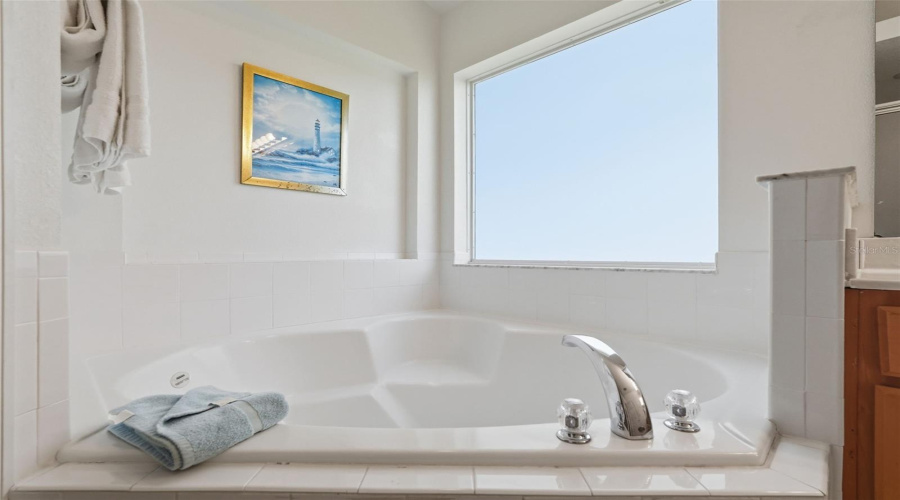 KISSIMMEE, Florida 34747, 5 Bedrooms Bedrooms, ,3 BathroomsBathrooms,Residential,For Sale,SUNRISE KEY,0,MFRTB8458096