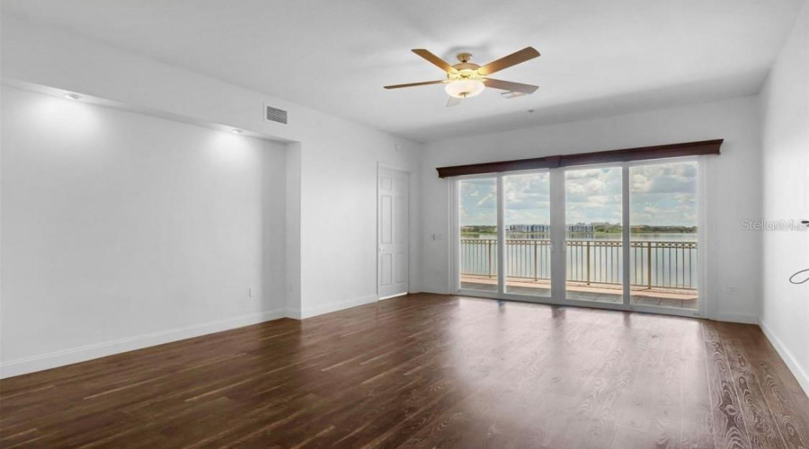 ORLANDO, Florida 32836, 3 Bedrooms Bedrooms, ,2 BathroomsBathrooms,Residential,For Sale,THE ESPLANADE,0,MFRO6366286