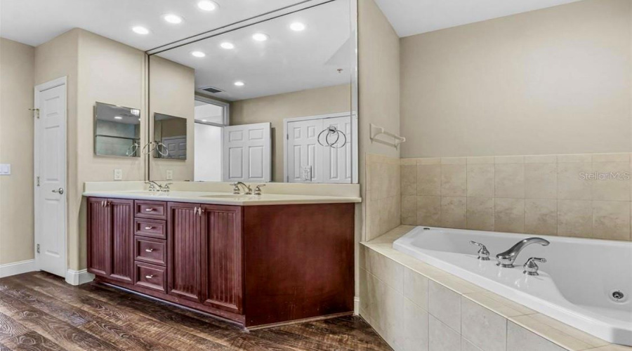 ORLANDO, Florida 32836, 3 Bedrooms Bedrooms, ,2 BathroomsBathrooms,Residential,For Sale,THE ESPLANADE,0,MFRO6366286