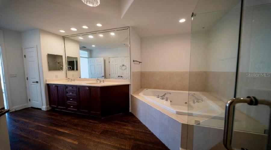 ORLANDO, Florida 32836, 3 Bedrooms Bedrooms, ,2 BathroomsBathrooms,Residential,For Sale,THE ESPLANADE,0,MFRO6366286