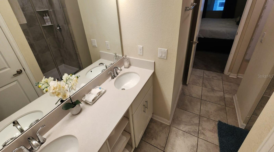 KISSIMMEE, Florida 34746, 2 Bedrooms Bedrooms, ,2 BathroomsBathrooms,Residential,For Sale,PARADOX,0,MFRO6368790