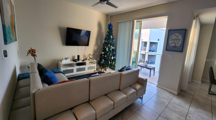 KISSIMMEE, Florida 34746, 2 Bedrooms Bedrooms, ,2 BathroomsBathrooms,Residential,For Sale,PARADOX,0,MFRO6368790