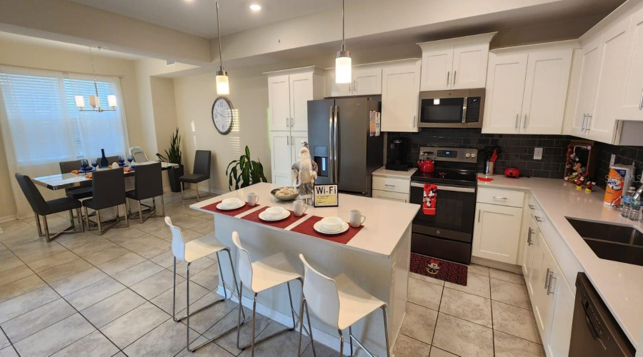 KISSIMMEE, Florida 34746, 2 Bedrooms Bedrooms, ,2 BathroomsBathrooms,Residential,For Sale,PARADOX,0,MFRO6368790