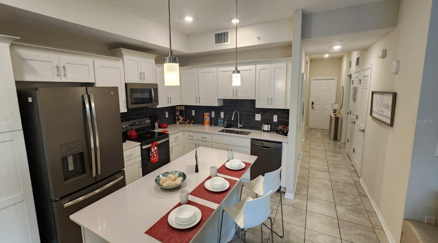 KISSIMMEE, Florida 34746, 2 Bedrooms Bedrooms, ,2 BathroomsBathrooms,Residential,For Sale,PARADOX,0,MFRO6368790